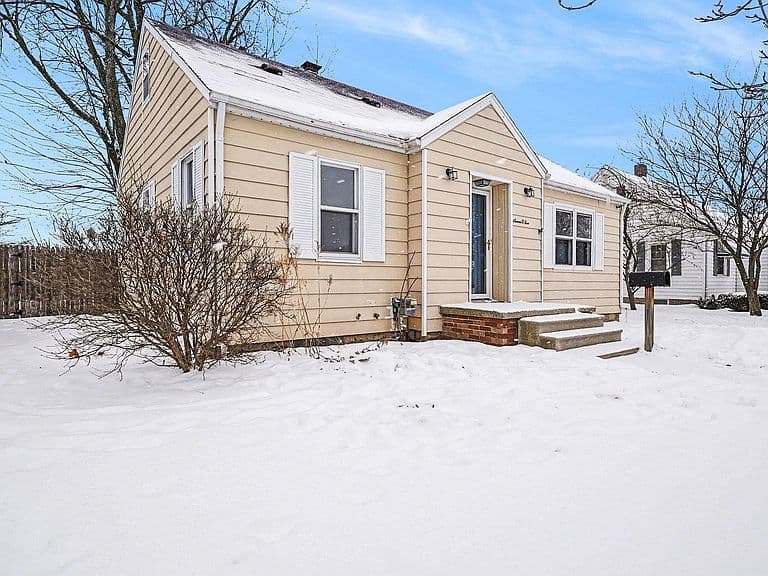 Listing photo 3