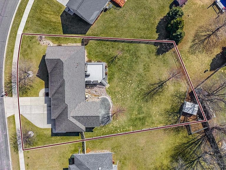 Listing photo 3