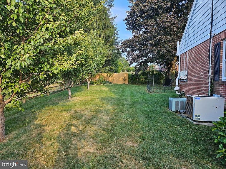 Listing photo 5