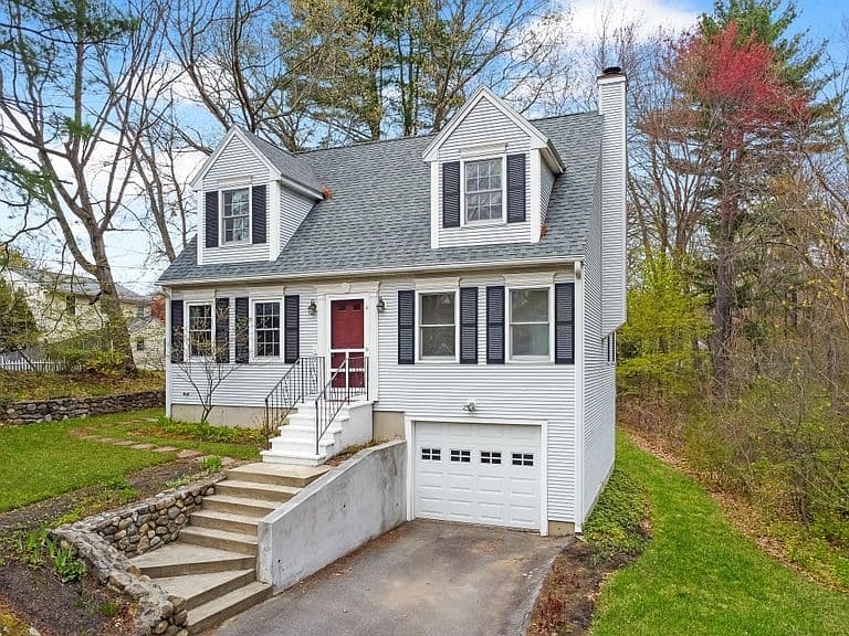 Listing photo 2