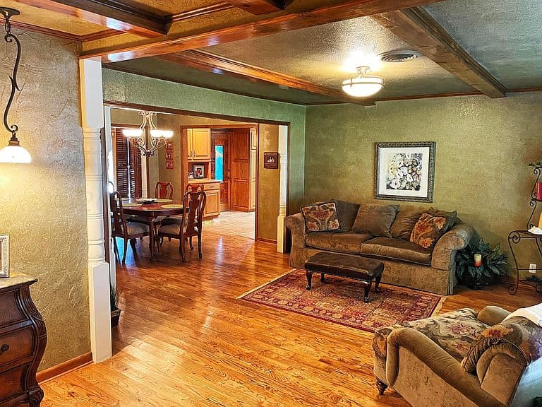 Listing photo 3