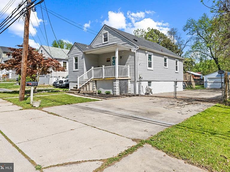 Listing photo 3