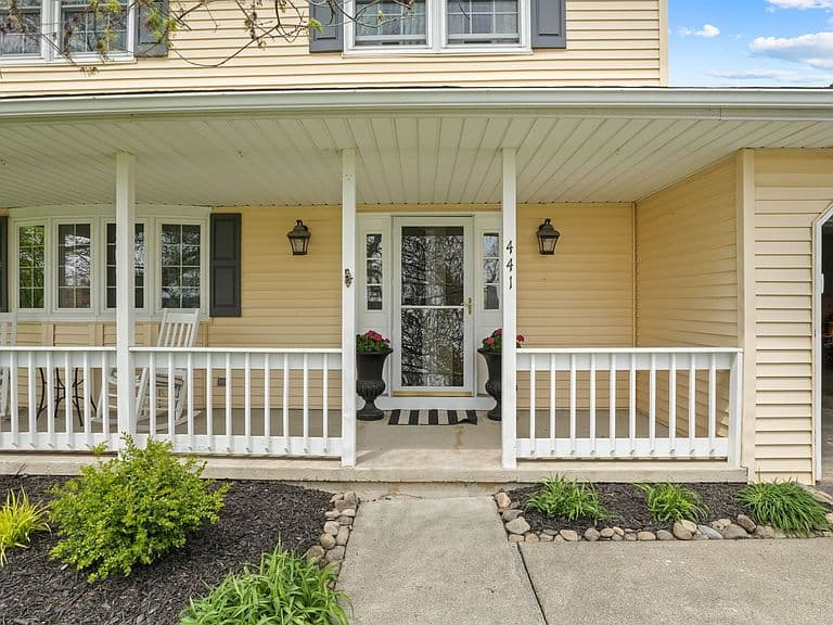 Listing photo 4