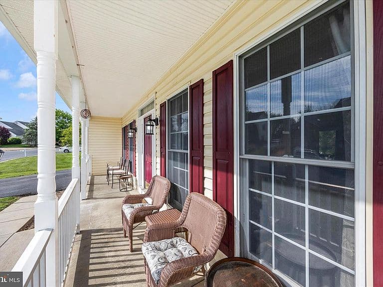 Listing photo 5