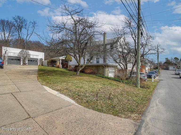 Listing photo 5