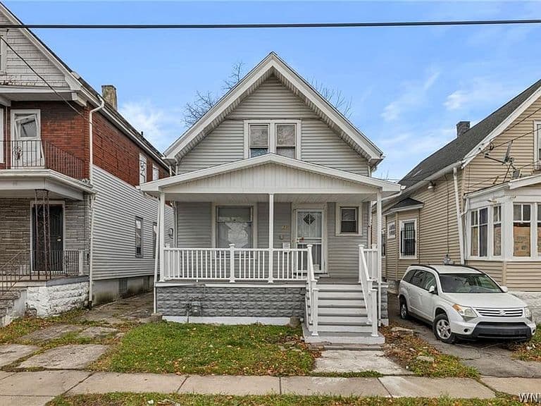 Listing photo 2