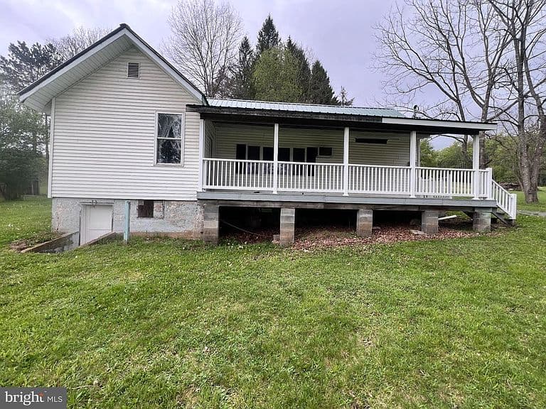 Listing photo 2