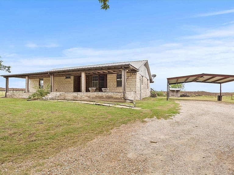 Listing photo 5
