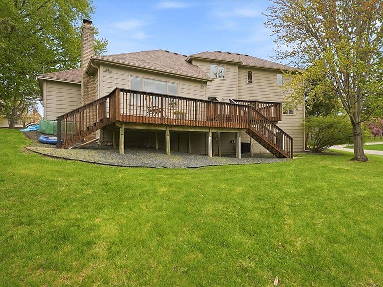 Listing photo 5