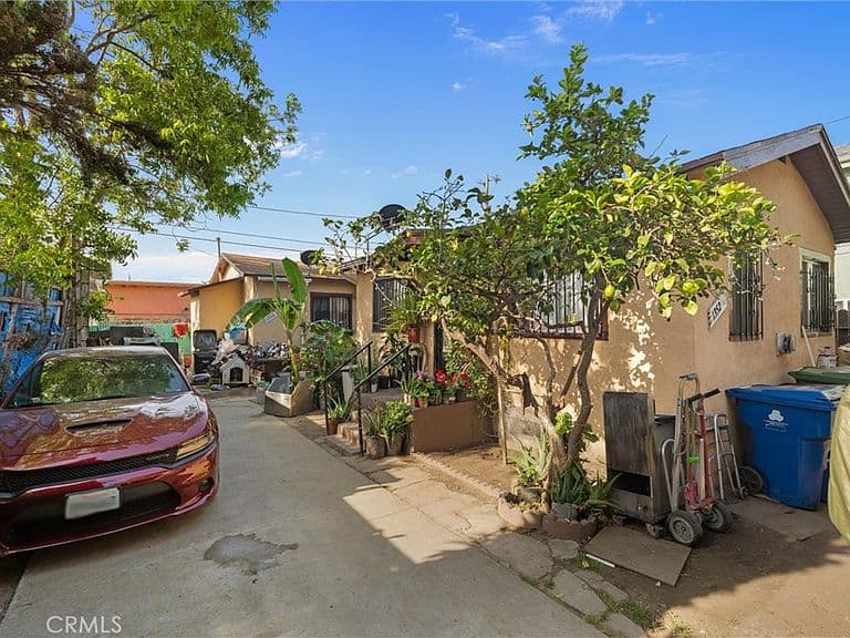 Listing photo 5