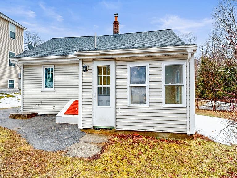 Listing photo 4