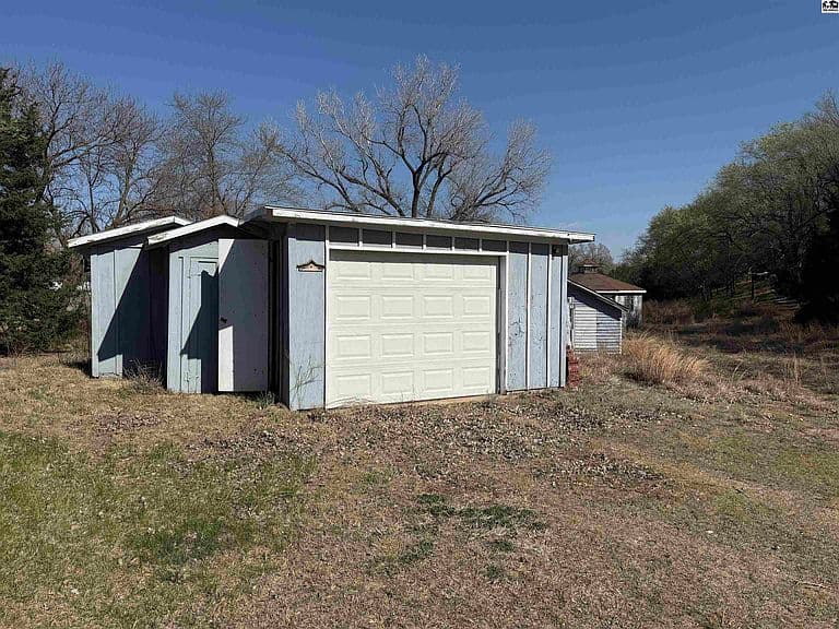 Listing photo 3