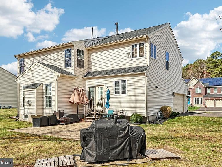 Listing photo 3