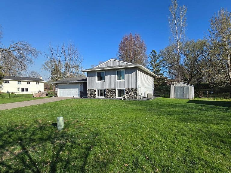 Listing photo 4