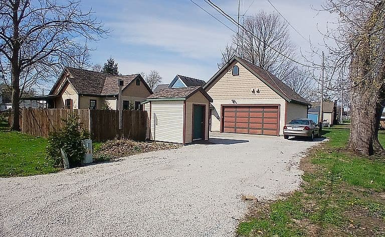 Listing photo 5