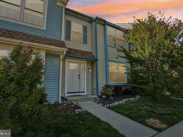 Listing photo 3