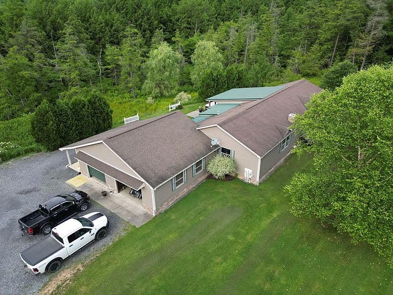 Listing photo 4