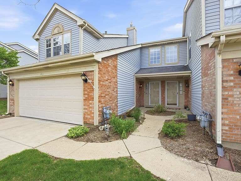 Listing photo 2