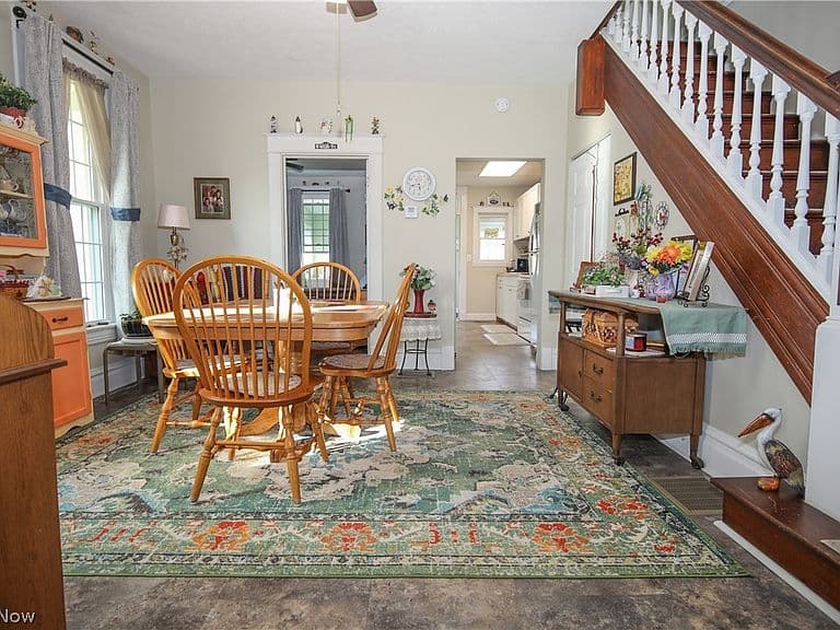 Listing photo 5