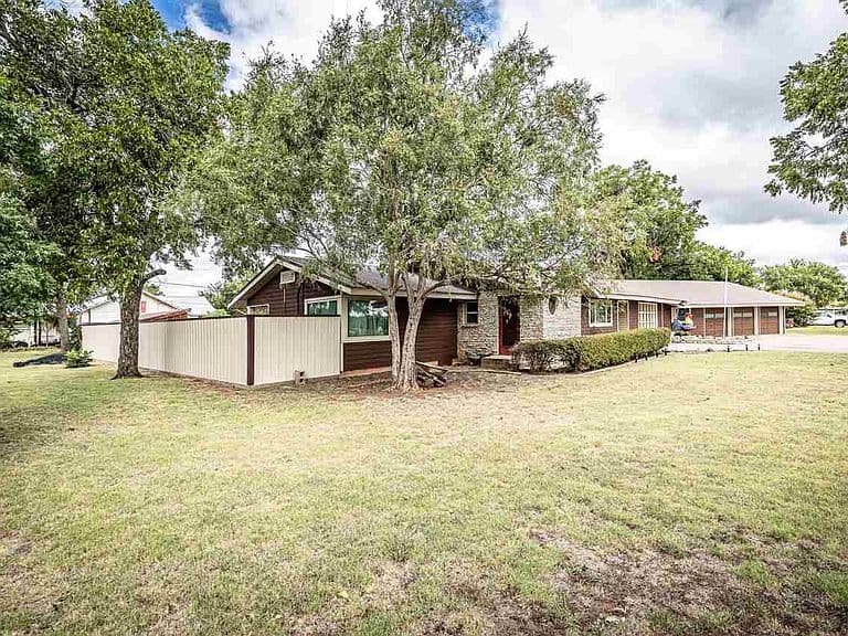 Listing photo 4