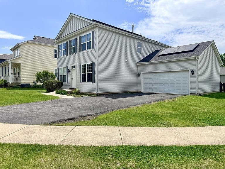 Listing photo 2