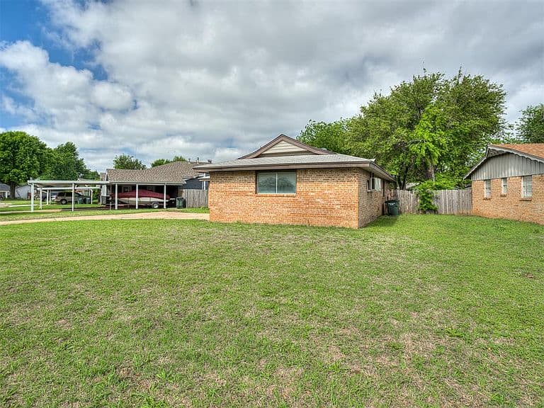 Listing photo 4