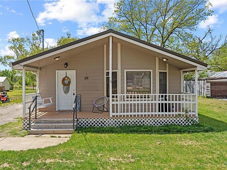 Listing photo 3