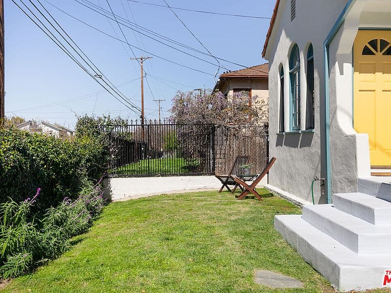 Listing photo 3