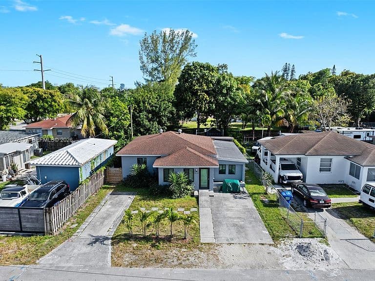Listing photo 3