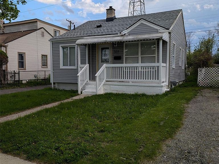 Listing photo 3