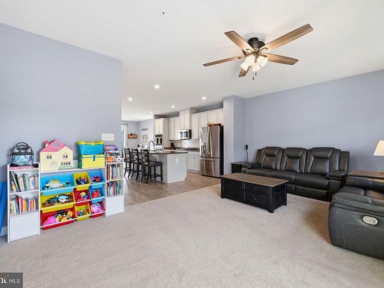 Listing photo 4