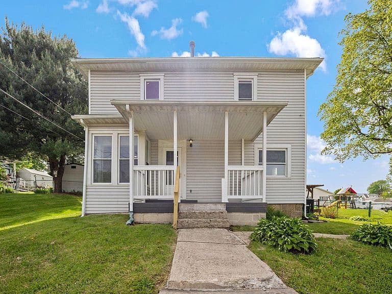 Listing photo 2