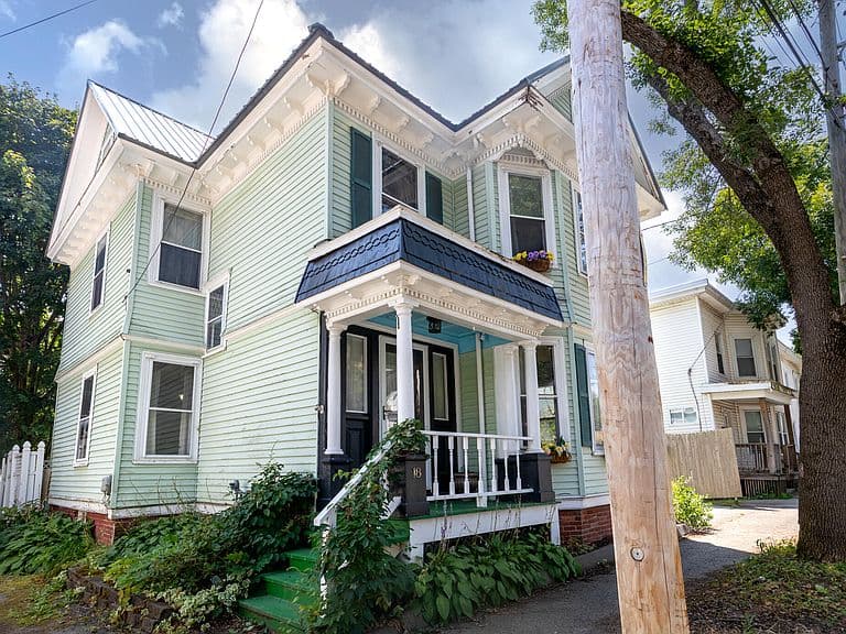 Listing photo 3
