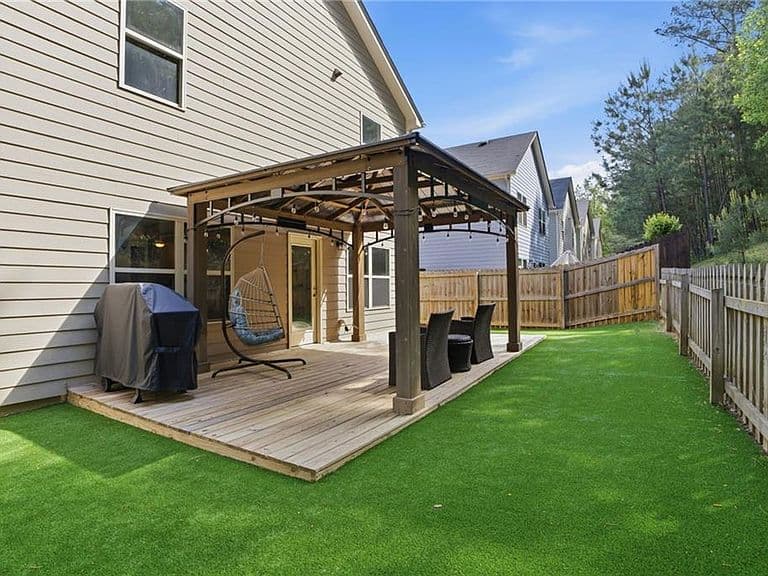 Listing photo 5
