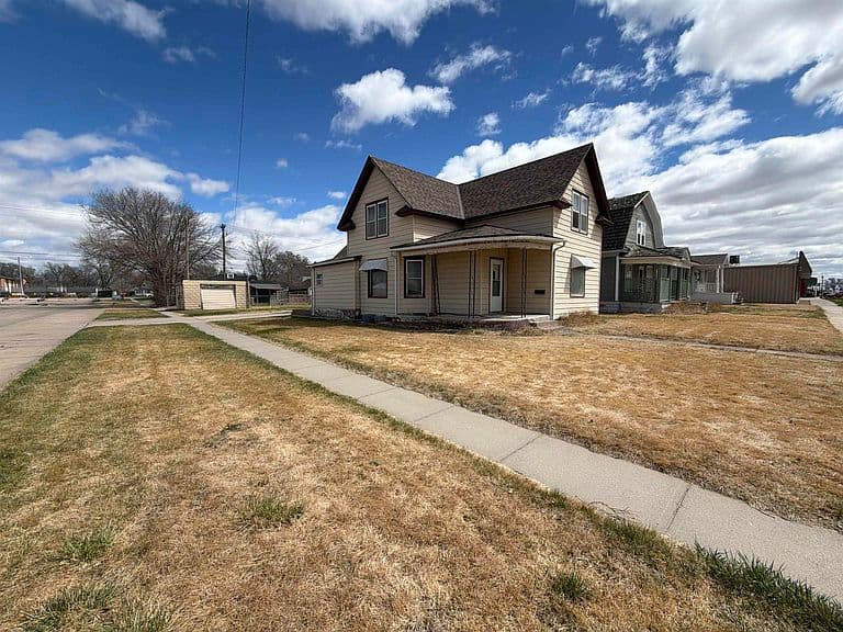 Listing photo 3