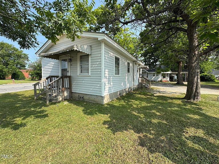 Listing photo 3