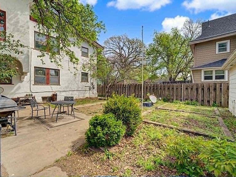 Listing photo 5