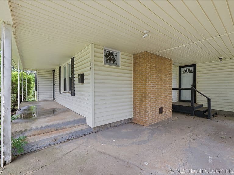 Listing photo 3