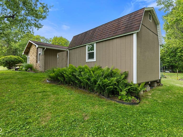 Listing photo 5