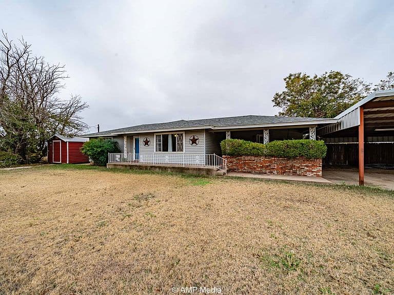 Listing photo 3
