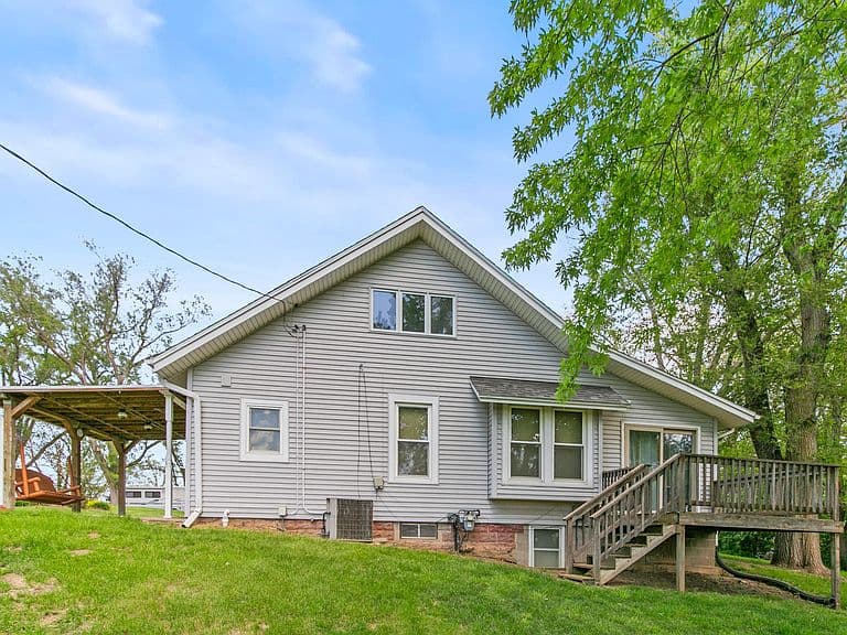 Listing photo 3