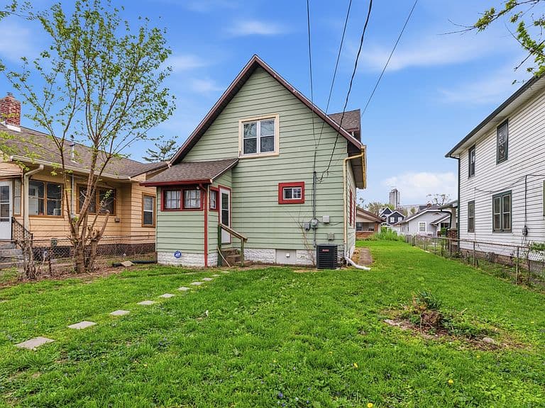 Listing photo 3