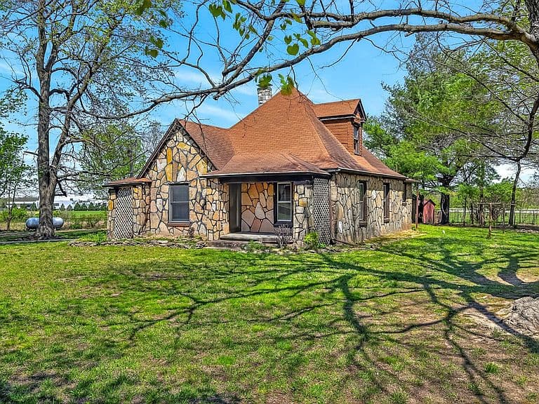 Listing photo 3