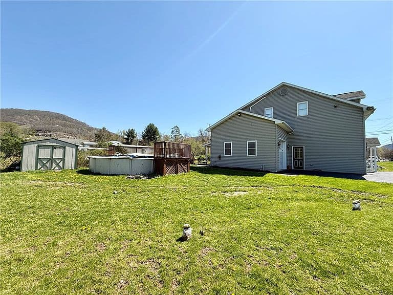 Listing photo 5