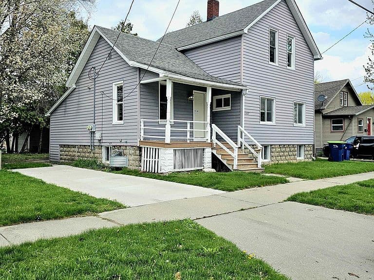 Listing photo