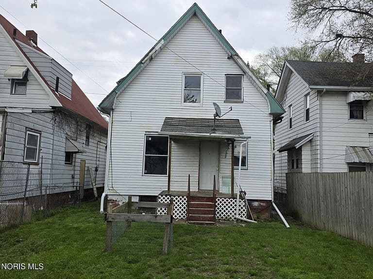 Listing photo 2