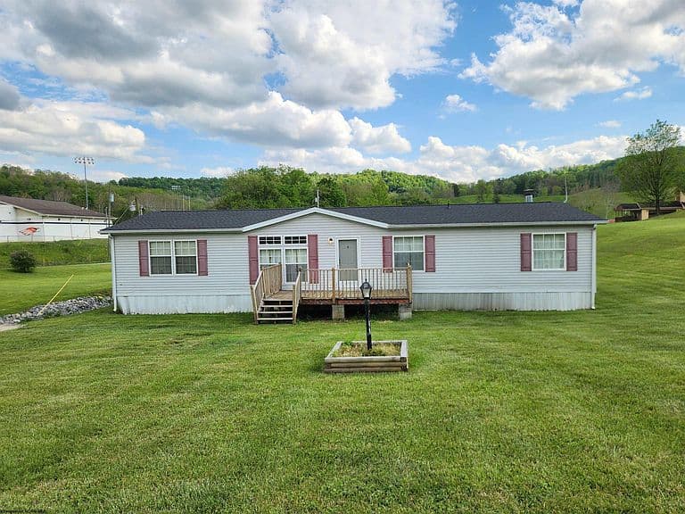Listing photo 4