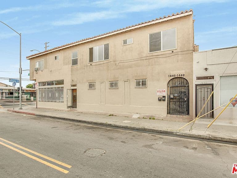 Listing photo 5