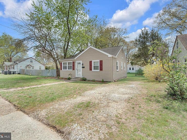 Listing photo 3
