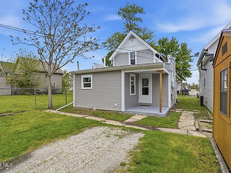 Listing photo 4